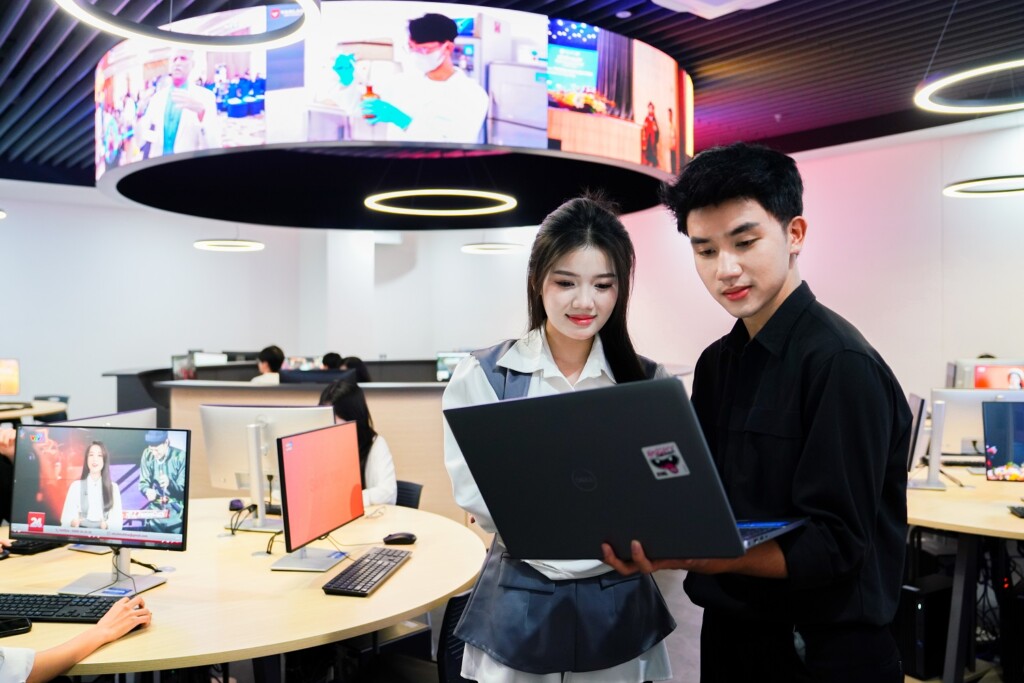 Từ Social Listening đến Quản trị Khủng hoảng: Người làm PR bảo vệ danh tiếng thương hiệu như thế nào? 1 Từ Social Listening đến Quản Trị Khủng Hoảng: Người Làm Pr Bảo Vệ Danh Tiếng Thương Hiệu Như Thế Nào?